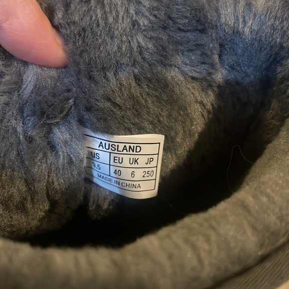 AUSLAND AUTHENTIC BOOTS. GREY. NEVER WORN. - Picture 7 of 8